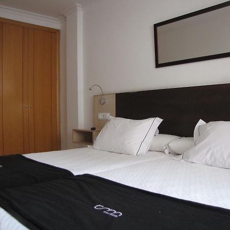 Hotel Room Понтеведра Екстериор снимка