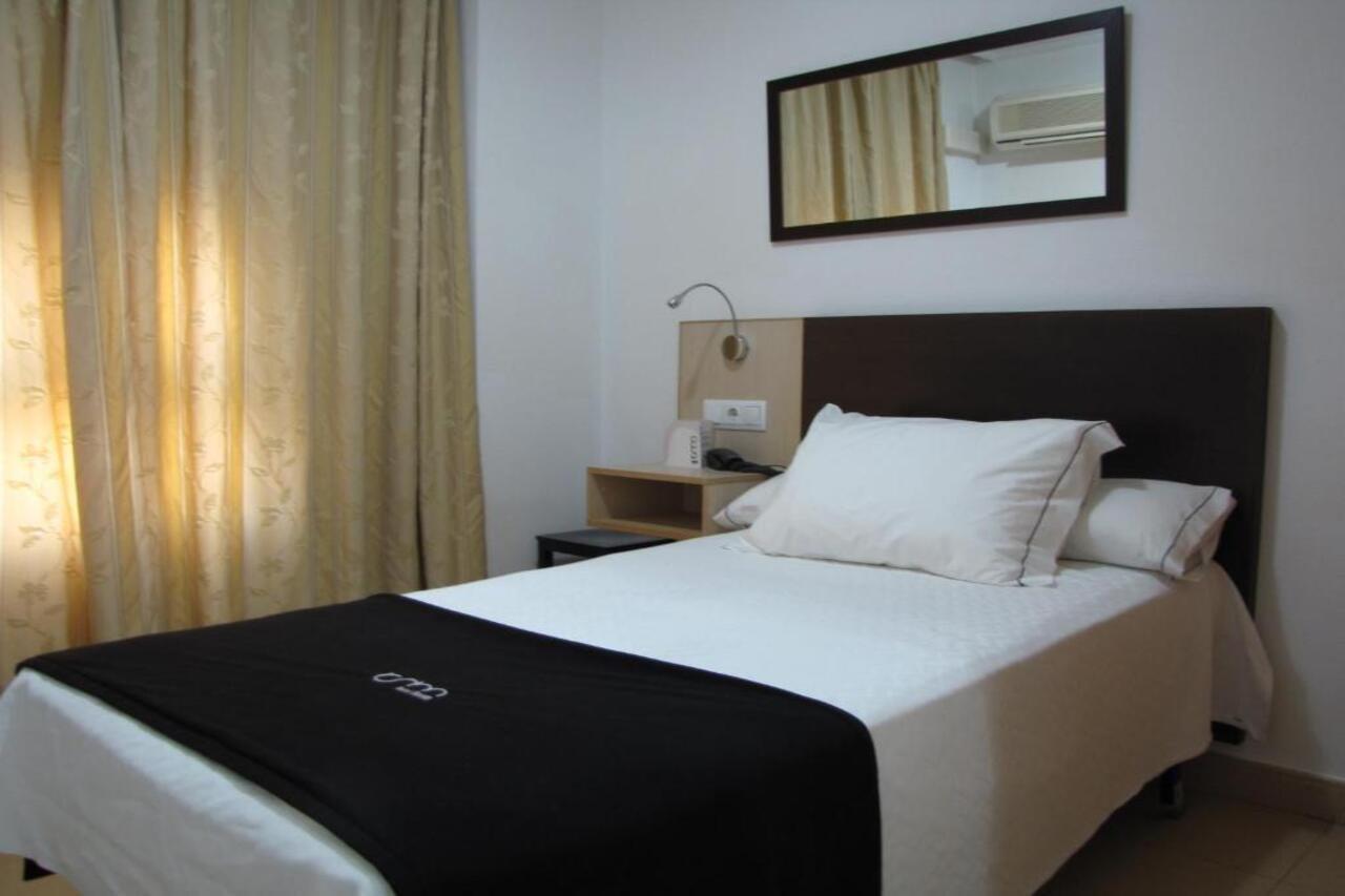 Hotel Room Понтеведра Екстериор снимка