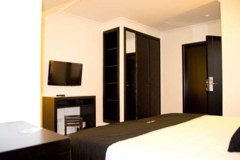 Hotel Room Понтеведра Екстериор снимка