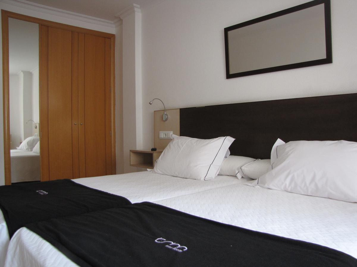 Hotel Room Понтеведра Екстериор снимка