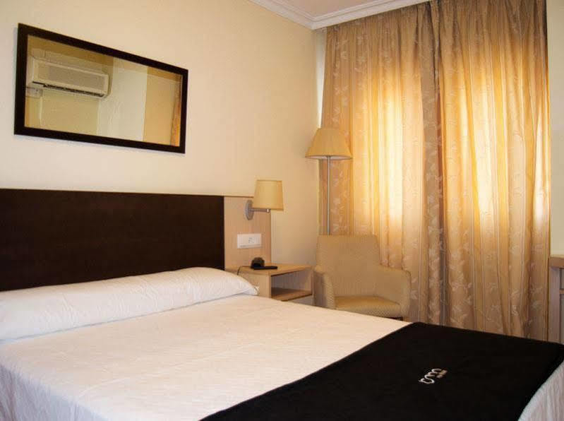 Hotel Room Понтеведра Екстериор снимка
