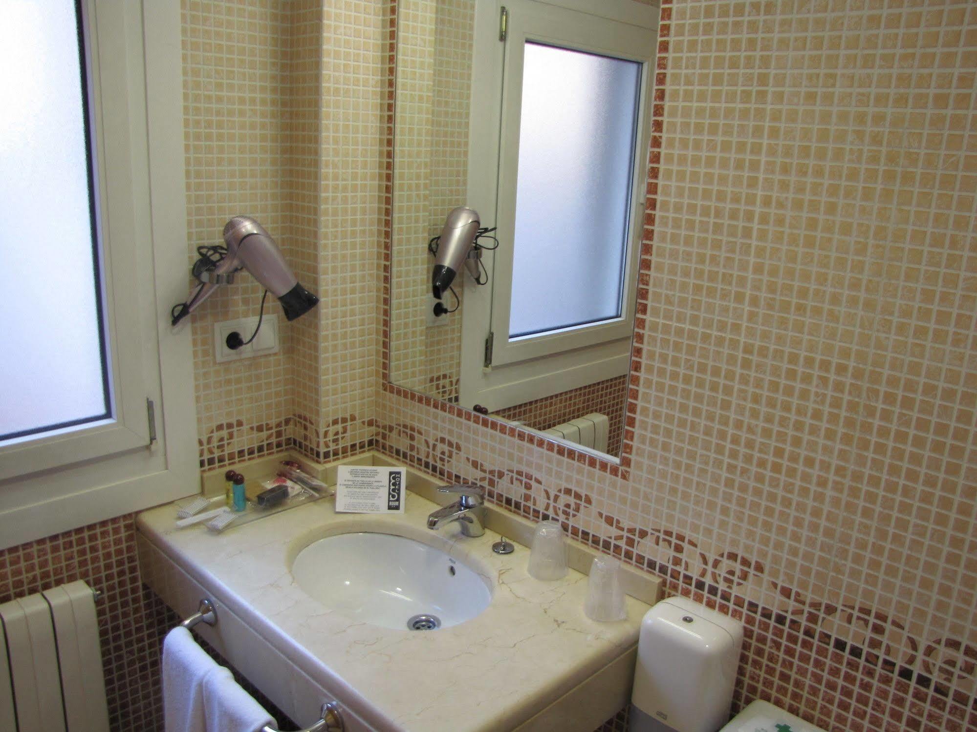 Hotel Room Понтеведра Екстериор снимка
