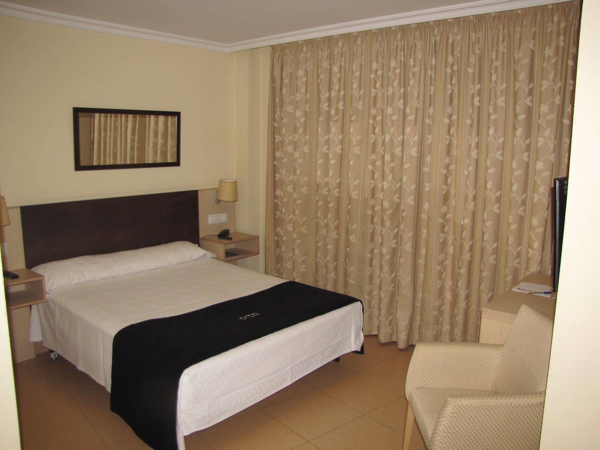 Hotel Room Понтеведра Екстериор снимка