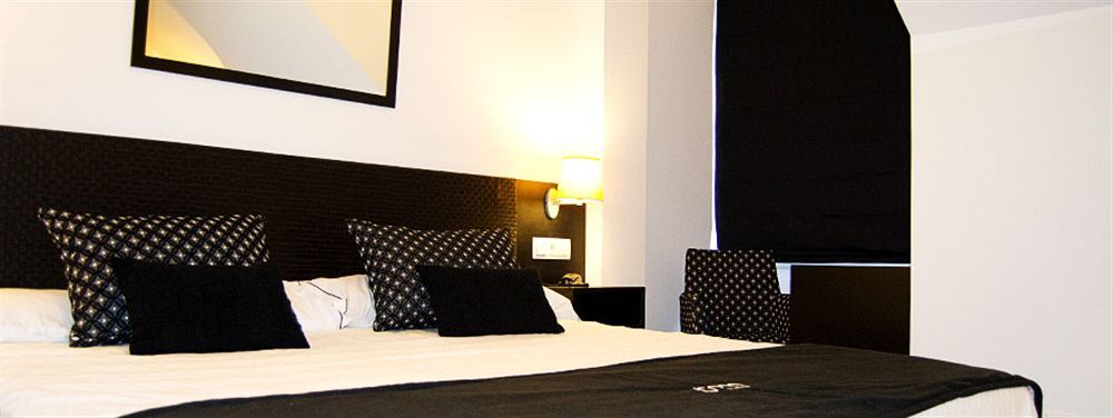 Hotel Room Понтеведра Екстериор снимка