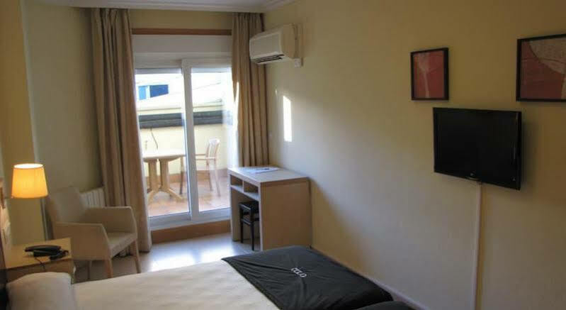 Hotel Room Понтеведра Екстериор снимка